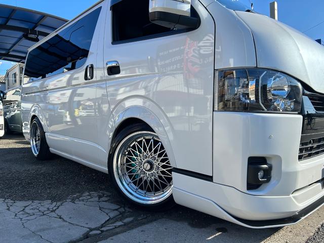 ハイエースバン スーパーGL ダークプライムII カスタムカー・アルパイン11インチナビゲーション・12.8インチフリップダウンモニター・ESSEXバッドパネル・ファブレスホイール・ローダウン・エアロ・ゴルゴセキュリティー・高音質スピーカー(13枚目)