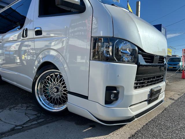 ハイエースバン スーパーGL ダークプライムII カスタムカー・アルパイン11インチナビゲーション・12.8インチフリップダウンモニター・ESSEXバッドパネル・ファブレスホイール・ローダウン・エアロ・ゴルゴセキュリティー・高音質スピーカー(17枚目)