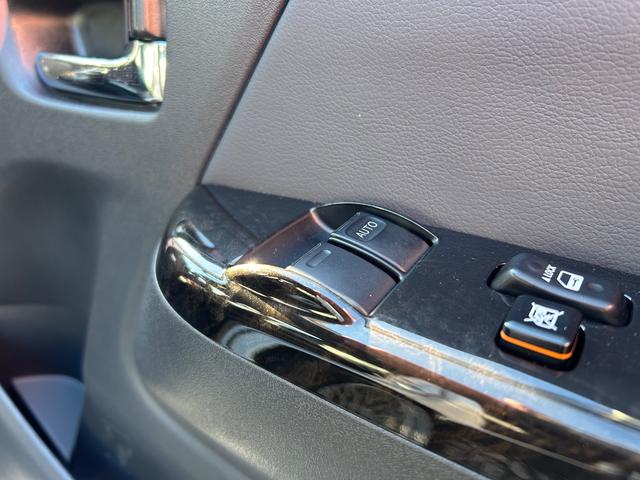 ハイエースバン スーパーGL ダークプライムII カスタムカー・アルパイン11インチナビゲーション・12.8インチフリップダウンモニター・ESSEXバッドパネル・ファブレスホイール・ローダウン・エアロ・ゴルゴセキュリティー・高音質スピーカー(28枚目)