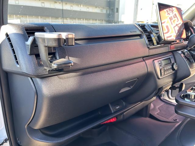 ハイエースバン スーパーGL ダークプライムII カスタムカー・アルパイン11インチナビゲーション・12.8インチフリップダウンモニター・ESSEXバッドパネル・ファブレスホイール・ローダウン・エアロ・ゴルゴセキュリティー・高音質スピーカー(45枚目)