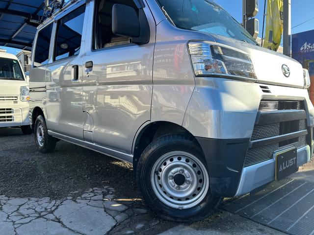 ハイゼットカーゴ ＤＸ　ＳＡＩＩＩ　令和２年式・走行距離９５０００ｋｍ・ルーフキャリア・ＬＥＤヘッドライト・キーレス・パワーウィンドウ・オーバーヘッドシェルフ・パワステ・エアバック・マニュアルエアコン・マニュアルヒーター・１カ月無償保証（11枚目）