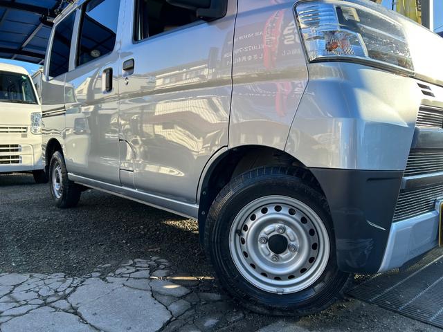 ハイゼットカーゴ ＤＸ　ＳＡＩＩＩ　令和２年式・走行距離９５０００ｋｍ・ルーフキャリア・ＬＥＤヘッドライト・キーレス・パワーウィンドウ・オーバーヘッドシェルフ・パワステ・エアバック・マニュアルエアコン・マニュアルヒーター・１カ月無償保証（15枚目）