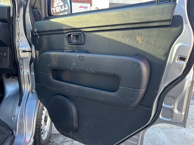 ハイゼットカーゴ ＤＸ　ＳＡＩＩＩ　令和２年式・走行距離９５０００ｋｍ・ルーフキャリア・ＬＥＤヘッドライト・キーレス・パワーウィンドウ・オーバーヘッドシェルフ・パワステ・エアバック・マニュアルエアコン・マニュアルヒーター・１カ月無償保証（28枚目）