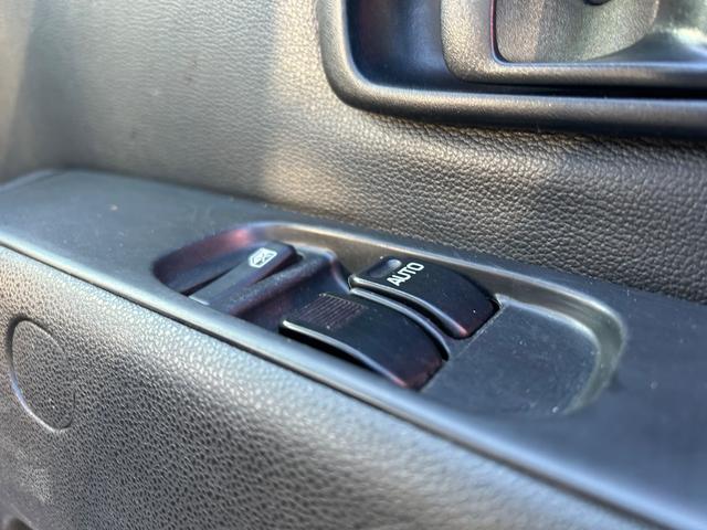 ハイゼットカーゴ ＤＸ　ＳＡＩＩＩ　令和２年式・走行距離９５０００ｋｍ・ルーフキャリア・ＬＥＤヘッドライト・キーレス・パワーウィンドウ・オーバーヘッドシェルフ・パワステ・エアバック・マニュアルエアコン・マニュアルヒーター・１カ月無償保証（29枚目）