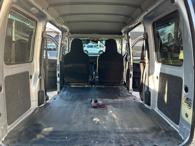 ハイゼットカーゴ ＤＸ　ＳＡＩＩＩ　令和２年式・走行距離９５０００ｋｍ・ルーフキャリア・ＬＥＤヘッドライト・キーレス・パワーウィンドウ・オーバーヘッドシェルフ・パワステ・エアバック・マニュアルエアコン・マニュアルヒーター・１カ月無償保証（45枚目）