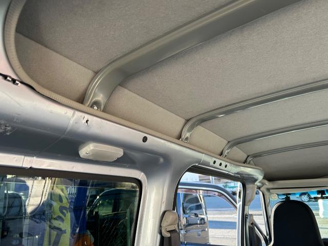 ハイゼットカーゴ ＤＸ　ＳＡＩＩＩ　令和２年式・走行距離９５０００ｋｍ・ルーフキャリア・ＬＥＤヘッドライト・キーレス・パワーウィンドウ・オーバーヘッドシェルフ・パワステ・エアバック・マニュアルエアコン・マニュアルヒーター・１カ月無償保証（48枚目）