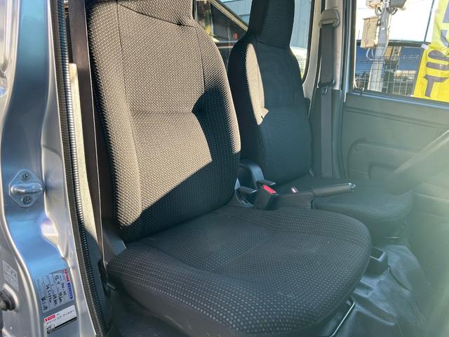 ハイゼットカーゴ ＤＸ　ＳＡＩＩＩ　令和２年式・走行距離９５０００ｋｍ・ルーフキャリア・ＬＥＤヘッドライト・キーレス・パワーウィンドウ・オーバーヘッドシェルフ・パワステ・エアバック・マニュアルエアコン・マニュアルヒーター・１カ月無償保証（54枚目）