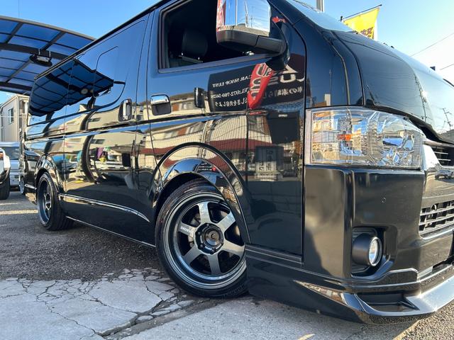 ハイエースバン スーパーＧＬ　ダークプライムＩＩ　カスタムカー・アルパイン１１インチＢＩＧ　Ｘナビ・リアモニター・天井スピーカー・高音質・バッドパネル・モデリスタエアロ・新品ホイール・タイヤ・ローダウン・車中泊ベッドキット・１２カ月無償保証（13枚目）