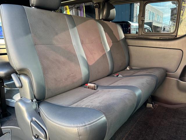 ハイエースバン スーパーＧＬ　ダークプライムＩＩ　カスタムカー・アルパイン１１インチＢＩＧ　Ｘナビ・リアモニター・天井スピーカー・高音質・バッドパネル・モデリスタエアロ・新品ホイール・タイヤ・ローダウン・車中泊ベッドキット・１２カ月無償保証（55枚目）