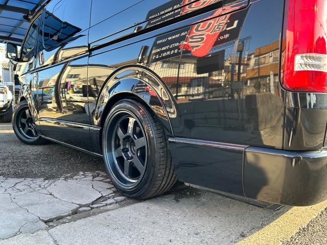 ハイエースバン スーパーＧＬ　ダークプライムＩＩ　カスタムカー・アルパイン１１インチＢＩＧ　Ｘナビ・リアモニター・天井スピーカー・高音質・バッドパネル・モデリスタエアロ・新品ホイール・タイヤ・ローダウン・車中泊ベッドキット・１２カ月無償保証（72枚目）