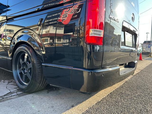 ハイエースバン スーパーＧＬ　ダークプライムＩＩ　カスタムカー・アルパイン１１インチＢＩＧ　Ｘナビ・リアモニター・天井スピーカー・高音質・バッドパネル・モデリスタエアロ・新品ホイール・タイヤ・ローダウン・車中泊ベッドキット・１２カ月無償保証（75枚目）