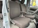 【運転席】シートクッションもよく長距離、短距離共に疲れが軽減でき快適に運転できます☆素晴らしき日々を軽バンで楽しんでください☆