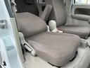 【運転席】シートクッションもよく長距離、短距離共に疲れが軽減でき快適に運転できます☆素晴らしき日々を軽バンで楽しんでください☆