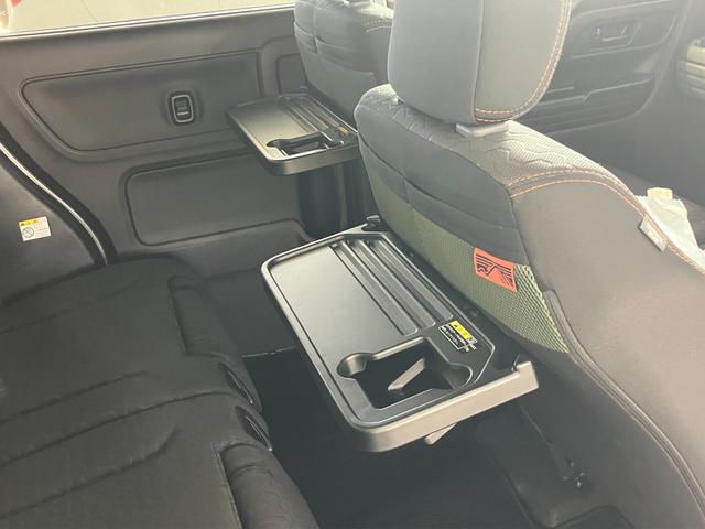 �^�]�ȂƏ���ȃV�[�g�ɂ̓J�b�v�t�H���_�[�t���̃V�[�g�o�b�N�e�[�u���𑕔��I