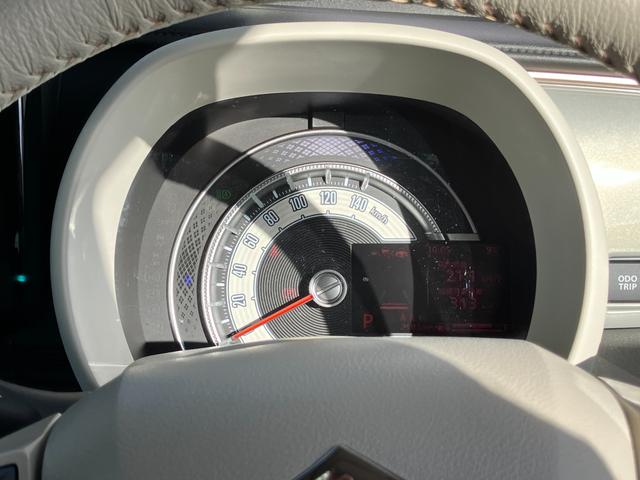 ���[�^�[�p�l���̓z���C�g�F�ƃV���o�F�̉������{���ꂽ�V���v���ł������ȃf�U�C�����̗p�I