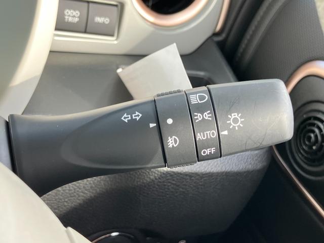 �w�b�h���C�g�̓_���E������n�C�r�[���E���[�r�[�����I�[�g�Ő؂�ւ��Ă����I�[�g���C�g�@�\�ƃn�C�r�[���A�V�X�g�𑕔��I