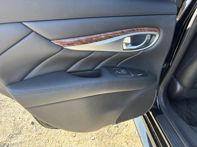 フーガ 250GT 雹害車 1年保証 法定整備付き 黒本革シート シートクーラー シートヒーター フルセグTV ナビ ETC スマートキー(29枚目)