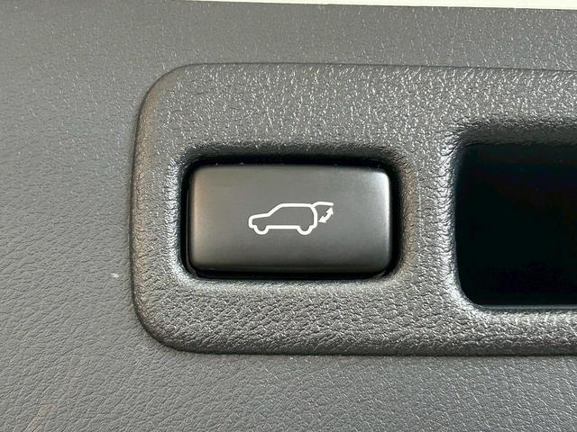 ＮＸ ＮＸ３００ｈ　バージョンＬ　（禁煙車）（黒本革シート）（純正ナビ）（レーダークルーズ）（シートヒーター＆エアコン）（ステアリングヒーター）（サイド＆バックカメラ）（シートメモリー）（ＥＴＣ）（フルセグ）（純正１８インチＡＷ）（14枚目）