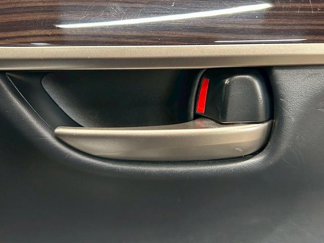 ＮＸ ＮＸ３００ｈ　バージョンＬ　（禁煙車）（黒本革シート）（純正ナビ）（レーダークルーズ）（シートヒーター＆エアコン）（ステアリングヒーター）（サイド＆バックカメラ）（シートメモリー）（ＥＴＣ）（フルセグ）（純正１８インチＡＷ）（46枚目）