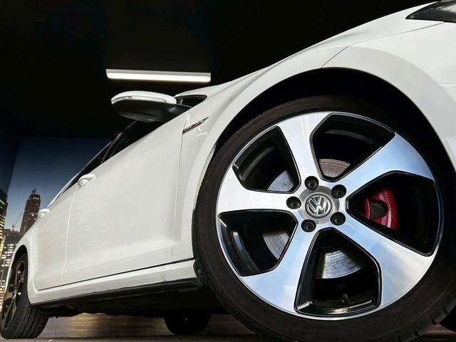 ゴルフＧＴＩ ベースグレード　（禁煙車）（６速ＭＴ）（純正ナビ）（バックカメラ）（レーダークルーズ）（衝突軽減ブレーキ）（クリアランスソナー）（レーンアシスト）（ＬＥＤヘッド）（フルフラット）（ＥＴＣ）（純正１８インチＡＷ）（17枚目）