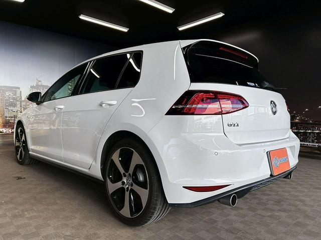 ゴルフＧＴＩ ベースグレード　（禁煙車）（６速ＭＴ）（純正ナビ）（バックカメラ）（レーダークルーズ）（衝突軽減ブレーキ）（クリアランスソナー）（レーンアシスト）（ＬＥＤヘッド）（フルフラット）（ＥＴＣ）（純正１８インチＡＷ）（23枚目）