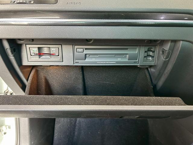 ゴルフＧＴＩ ベースグレード　（禁煙車）（６速ＭＴ）（純正ナビ）（バックカメラ）（レーダークルーズ）（衝突軽減ブレーキ）（クリアランスソナー）（レーンアシスト）（ＬＥＤヘッド）（フルフラット）（ＥＴＣ）（純正１８インチＡＷ）（37枚目）