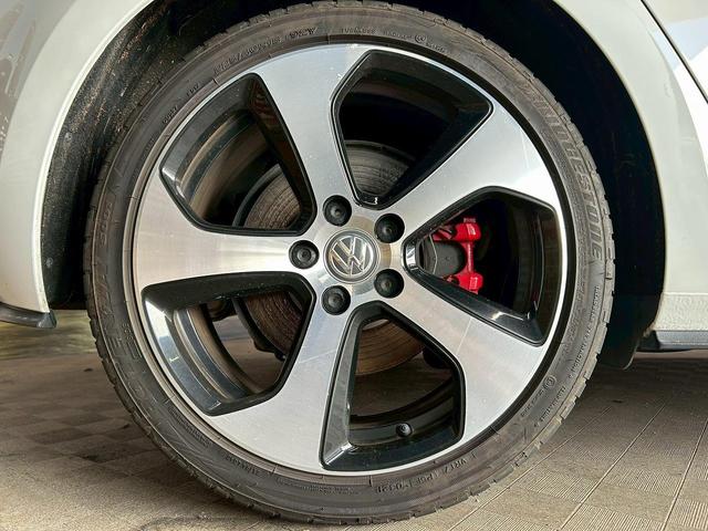ゴルフＧＴＩ ベースグレード　（禁煙車）（６速ＭＴ）（純正ナビ）（バックカメラ）（レーダークルーズ）（衝突軽減ブレーキ）（クリアランスソナー）（レーンアシスト）（ＬＥＤヘッド）（フルフラット）（ＥＴＣ）（純正１８インチＡＷ）（40枚目）