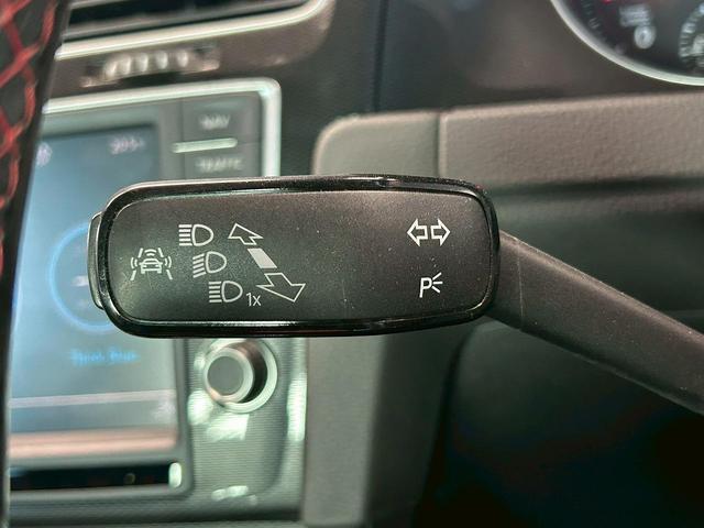 ゴルフＧＴＩ ベースグレード　（禁煙車）（６速ＭＴ）（純正ナビ）（バックカメラ）（レーダークルーズ）（衝突軽減ブレーキ）（クリアランスソナー）（レーンアシスト）（ＬＥＤヘッド）（フルフラット）（ＥＴＣ）（純正１８インチＡＷ）（45枚目）