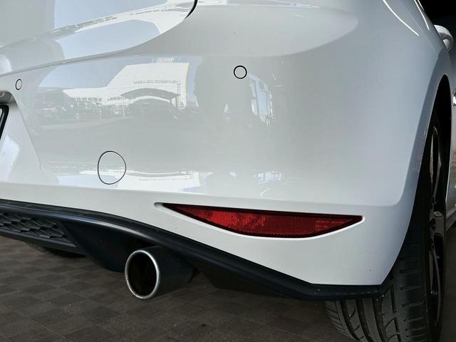 ゴルフＧＴＩ ベースグレード　（禁煙車）（６速ＭＴ）（純正ナビ）（バックカメラ）（レーダークルーズ）（衝突軽減ブレーキ）（クリアランスソナー）（レーンアシスト）（ＬＥＤヘッド）（フルフラット）（ＥＴＣ）（純正１８インチＡＷ）（50枚目）