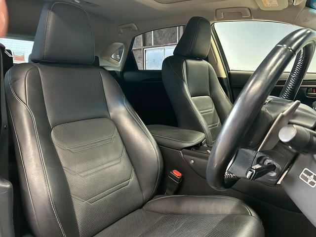 ＮＸ ＮＸ３００ｈ　バージョンＬ　（サンルーフ）（フルエアロ）（禁煙車）（プリクラッシュ）（純正ＳＤナビ）（黒本革シート）（全席パワーシート）（全周囲カメラ）（レーダークルーズ）（シートヒーター＆エアコン）（純正１８インチＡＷ）（19枚目）