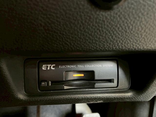 スカイラインクロスオーバー ３７０ＧＴ　（禁煙車）（黒半革シート）（メーカーＨＤＤナビ）（バックカメラ）（スマートキー＆プッシュスタート）（パワーシート）（ＨＩＤヘッドライト）（ビルトインＥＴＣ）（フルセグＴＶ）（純正１８インチＡＷ）（11枚目）