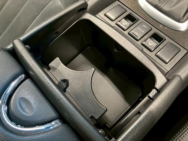 スカイラインクロスオーバー ３７０ＧＴ　（禁煙車）（黒半革シート）（メーカーＨＤＤナビ）（バックカメラ）（スマートキー＆プッシュスタート）（パワーシート）（ＨＩＤヘッドライト）（ビルトインＥＴＣ）（フルセグＴＶ）（純正１８インチＡＷ）（50枚目）