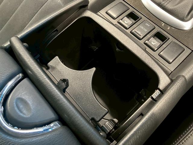 スカイラインクロスオーバー ３７０ＧＴ　（禁煙車）（黒半革シート）（メーカーＨＤＤナビ）（バックカメラ）（スマートキー＆プッシュスタート）（パワーシート）（ＨＩＤヘッドライト）（ビルトインＥＴＣ）（フルセグＴＶ）（純正１８インチＡＷ）（51枚目）
