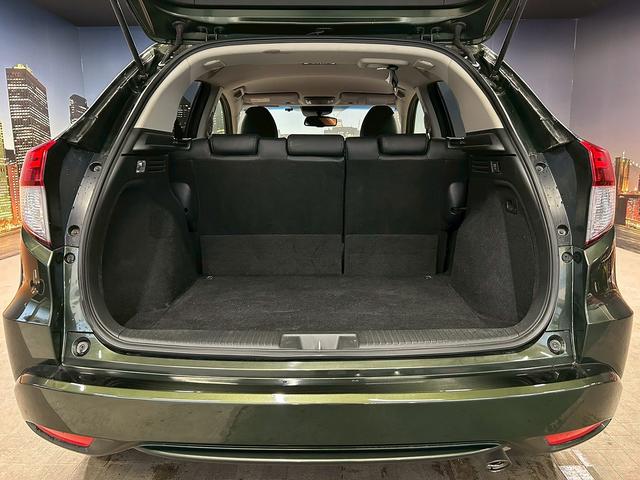 ヴェゼル 　（禁煙車）（メーカーＳＤナビ）（半黒革）（バックカメラ）（ＬＥＤヘッドライト）（クリアランスソナー）（シートヒーター）（パドルシフト）（オートライト）（フルセグ）（ＥＴＣ）（純正１７インチＡＷ）（12枚目）