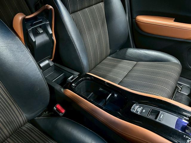 ヴェゼル 　（禁煙車）（メーカーＳＤナビ）（半黒革）（バックカメラ）（ＬＥＤヘッドライト）（クリアランスソナー）（シートヒーター）（パドルシフト）（オートライト）（フルセグ）（ＥＴＣ）（純正１７インチＡＷ）（38枚目）