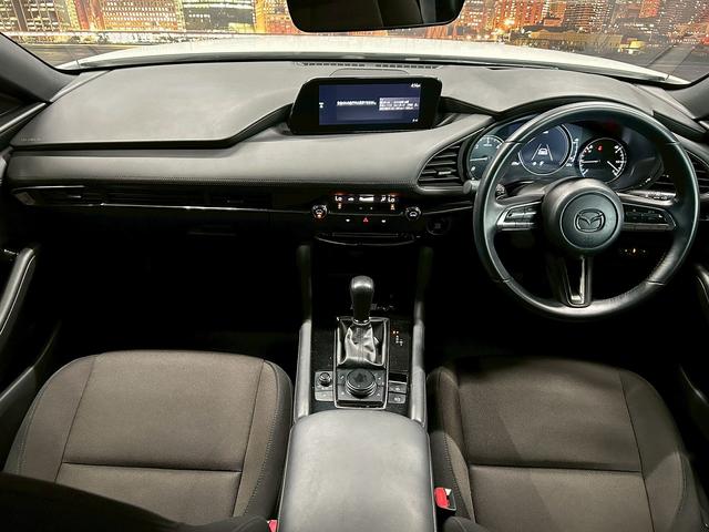 ＭＡＺＤＡ３ファストバック ＸＤプロアクティブ　（禁煙車）（メーカーＳＤナビ）（バックカメラ）（ターボ）（レーダークルーズコントロール）（ＬＥＤヘッドライト）（クリアランスソナー）（スマートキー＆プッシュスタート）（ＥＴＣ）（純正１８インチＡＷ）（5枚目）