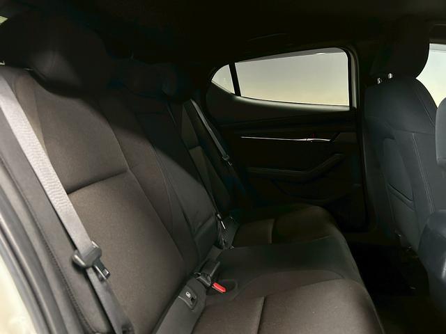 ＭＡＺＤＡ３ファストバック ＸＤプロアクティブ　（禁煙車）（メーカーＳＤナビ）（バックカメラ）（ターボ）（レーダークルーズコントロール）（ＬＥＤヘッドライト）（クリアランスソナー）（スマートキー＆プッシュスタート）（ＥＴＣ）（純正１８インチＡＷ）（19枚目）
