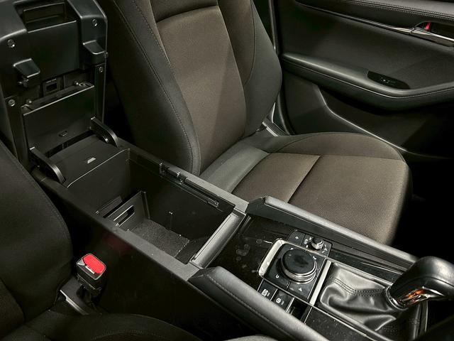 ＭＡＺＤＡ３ファストバック ＸＤプロアクティブ　（禁煙車）（メーカーＳＤナビ）（バックカメラ）（ターボ）（レーダークルーズコントロール）（ＬＥＤヘッドライト）（クリアランスソナー）（スマートキー＆プッシュスタート）（ＥＴＣ）（純正１８インチＡＷ）（42枚目）