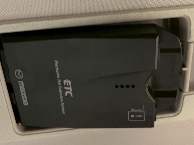 アテンザワゴン 　（禁煙車）（後期型）（メーカーＳＤナビ）（ＢＯＳＥサウンド）（パドルシフト）（レーダークルーズ）（ルーフレール）（衝突軽減ブレーキ）（ＢＳＭ）（ＨＵＤ）（ビルトインＥＴＣ）（純正１７インチＡＷ）（16枚目）