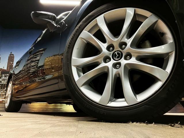 アテンザワゴン 　（禁煙車）（後期型）（メーカーＳＤナビ）（ＢＯＳＥサウンド）（パドルシフト）（レーダークルーズ）（ルーフレール）（衝突軽減ブレーキ）（ＢＳＭ）（ＨＵＤ）（ビルトインＥＴＣ）（純正１７インチＡＷ）（20枚目）