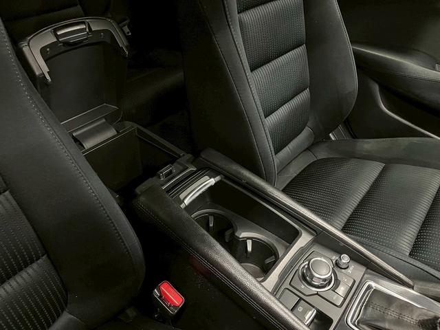 アテンザワゴン 　（禁煙車）（後期型）（メーカーＳＤナビ）（ＢＯＳＥサウンド）（パドルシフト）（レーダークルーズ）（ルーフレール）（衝突軽減ブレーキ）（ＢＳＭ）（ＨＵＤ）（ビルトインＥＴＣ）（純正１７インチＡＷ）（36枚目）