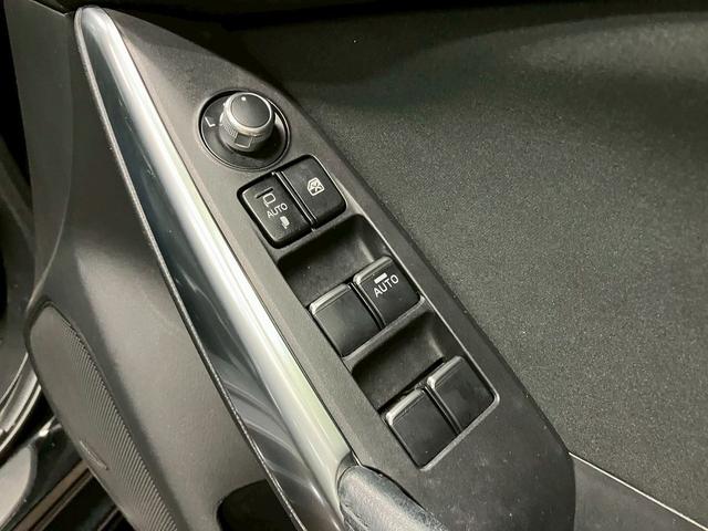 アテンザワゴン 　（禁煙車）（後期型）（メーカーＳＤナビ）（ＢＯＳＥサウンド）（パドルシフト）（レーダークルーズ）（ルーフレール）（衝突軽減ブレーキ）（ＢＳＭ）（ＨＵＤ）（ビルトインＥＴＣ）（純正１７インチＡＷ）（41枚目）