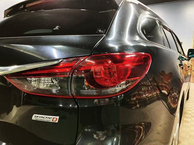 アテンザワゴン 　（禁煙車）（後期型）（メーカーＳＤナビ）（ＢＯＳＥサウンド）（パドルシフト）（レーダークルーズ）（ルーフレール）（衝突軽減ブレーキ）（ＢＳＭ）（ＨＵＤ）（ビルトインＥＴＣ）（純正１７インチＡＷ）（51枚目）
