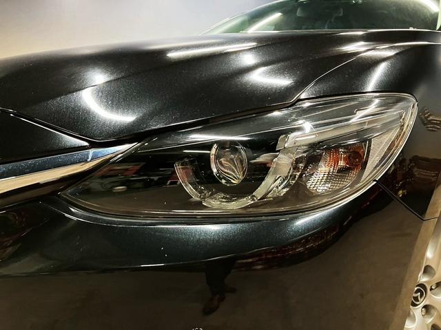 アテンザワゴン 　（禁煙車）（後期型）（メーカーＳＤナビ）（ＢＯＳＥサウンド）（パドルシフト）（レーダークルーズ）（ルーフレール）（衝突軽減ブレーキ）（ＢＳＭ）（ＨＵＤ）（ビルトインＥＴＣ）（純正１７インチＡＷ）（58枚目）