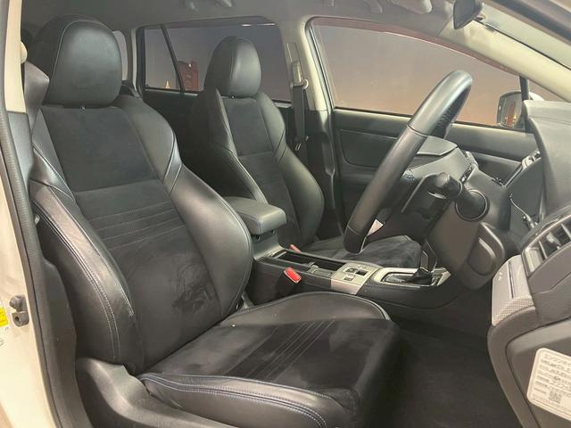 レヴォーグ ２．０ＧＴ－Ｓアイサイト　（禁煙車）（黒半革）（４ＷＤ）（アイサイト）（パワーシート）（レーダークルーズ）（ＳＤナビ）（バックカメラ）（ＬＥＤヘッド）（フルフラット）（パドルシフト）（ＥＴＣ）（ＥＳＣ）（純正１８インチＡＷ）（18枚目）