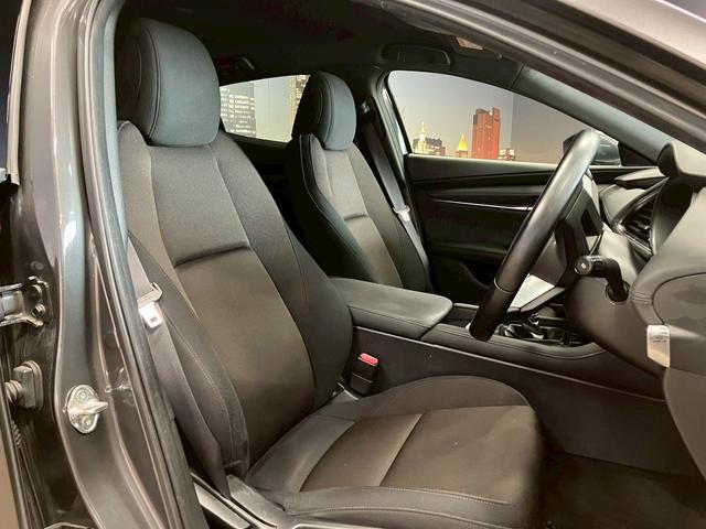 ＭＡＺＤＡ３ファストバック １５Ｓツーリング　（禁煙車）（純正ＳＤナビ）（全周囲カメラ）（ターボ）（レーダークルーズコントロール）（ＬＥＤヘッドライト）（クリアランスソナー）（オートビークル）（フルフラット）（純正１８インチＡＷ）（13枚目）