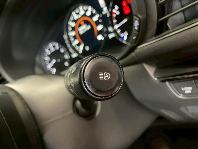 ＭＡＺＤＡ３ファストバック １５Ｓツーリング　（禁煙車）（純正ＳＤナビ）（全周囲カメラ）（ターボ）（レーダークルーズコントロール）（ＬＥＤヘッドライト）（クリアランスソナー）（オートビークル）（フルフラット）（純正１８インチＡＷ）（33枚目）