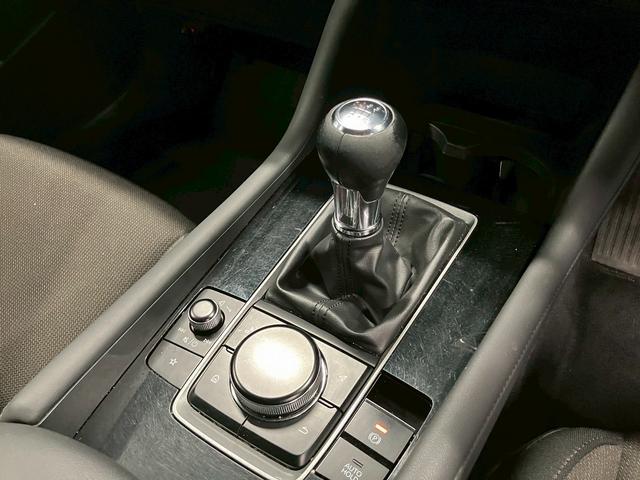 ＭＡＺＤＡ３ファストバック １５Ｓツーリング　（禁煙車）（純正ＳＤナビ）（全周囲カメラ）（ターボ）（レーダークルーズコントロール）（ＬＥＤヘッドライト）（クリアランスソナー）（オートビークル）（フルフラット）（純正１８インチＡＷ）（53枚目）