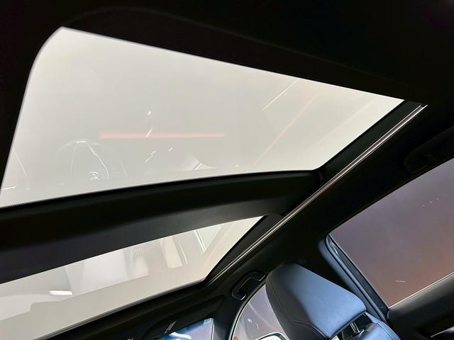ハリアーハイブリッド Ｚ　（禁煙車）（黒本革）（メーカーナビ）（ＪＢＬサウンド）（パノラマビューモニター）（トヨタセーフティーセンス）（ＬＥＤヘッド）（クリアランスソナー）（ＢＳＭ）（レーダークルーズ）（純正１９インチＡＷ）（6枚目）
