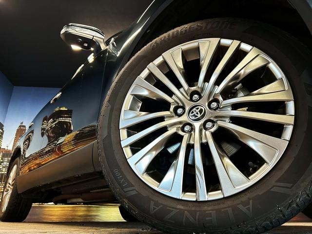 ハリアーハイブリッド Ｚ　（禁煙車）（黒本革）（メーカーナビ）（ＪＢＬサウンド）（パノラマビューモニター）（トヨタセーフティーセンス）（ＬＥＤヘッド）（クリアランスソナー）（ＢＳＭ）（レーダークルーズ）（純正１９インチＡＷ）（32枚目）